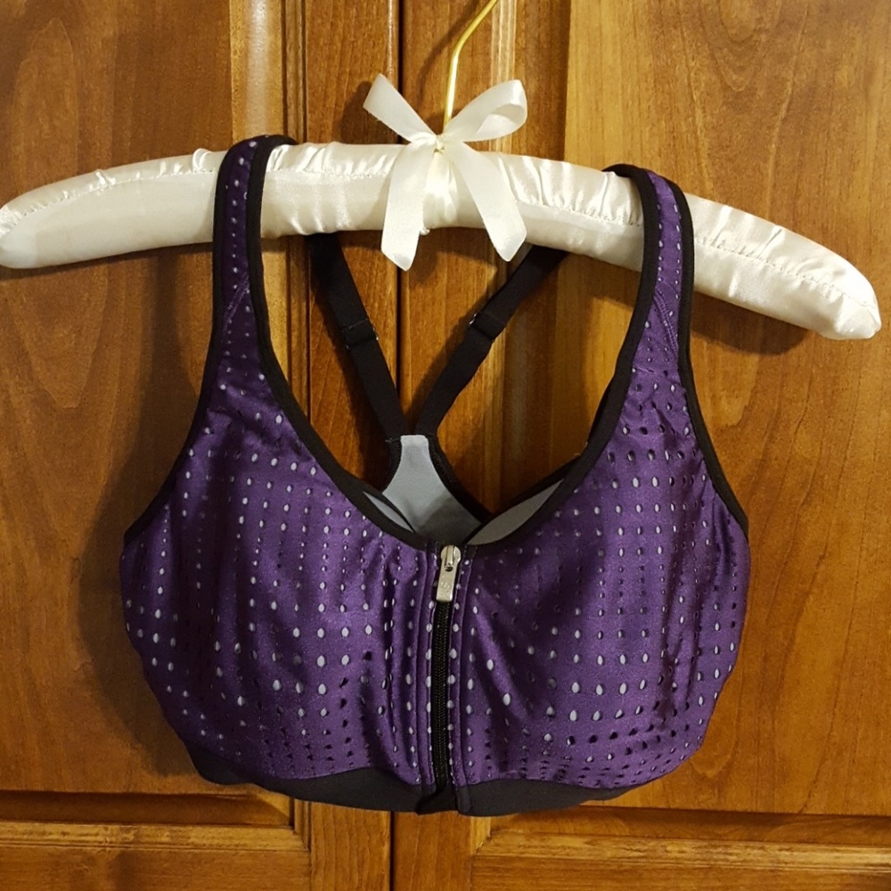 Sports bra